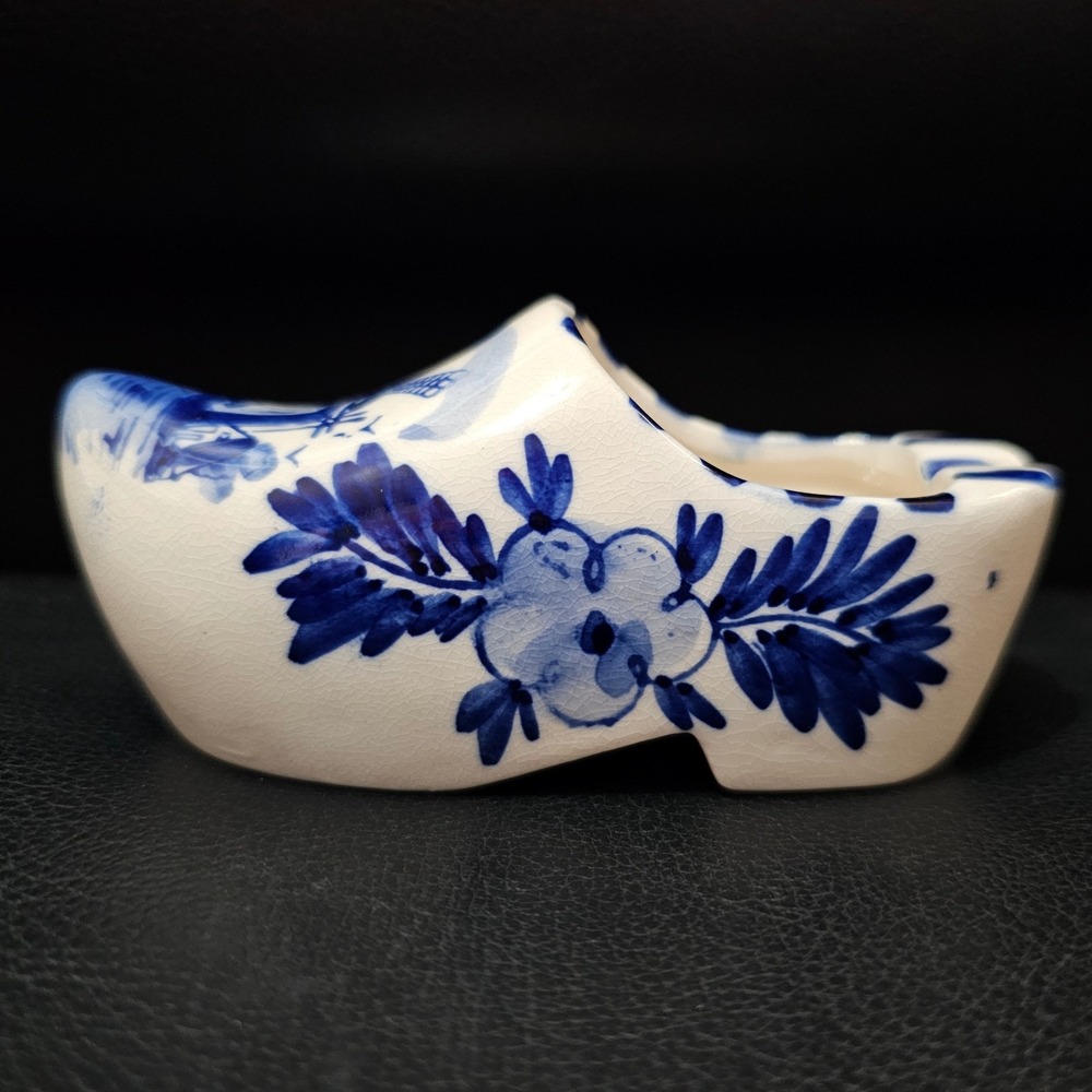 Handpainted Delft Blue Ceramic Dutch Shoe Ashtray Windmill Floral 4.5 Inch